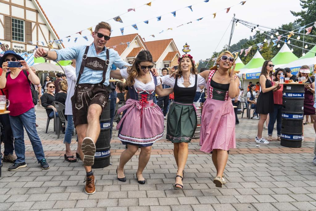 “독일 전통 5월 축제, 독일마을에서 즐기세요~”