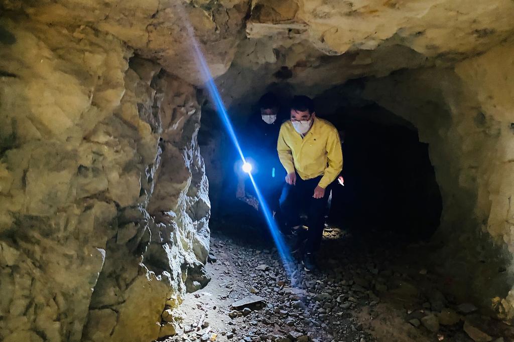 관광자원화 소재 개발을 위한 현장점검 - 남면 선구마을 동굴2